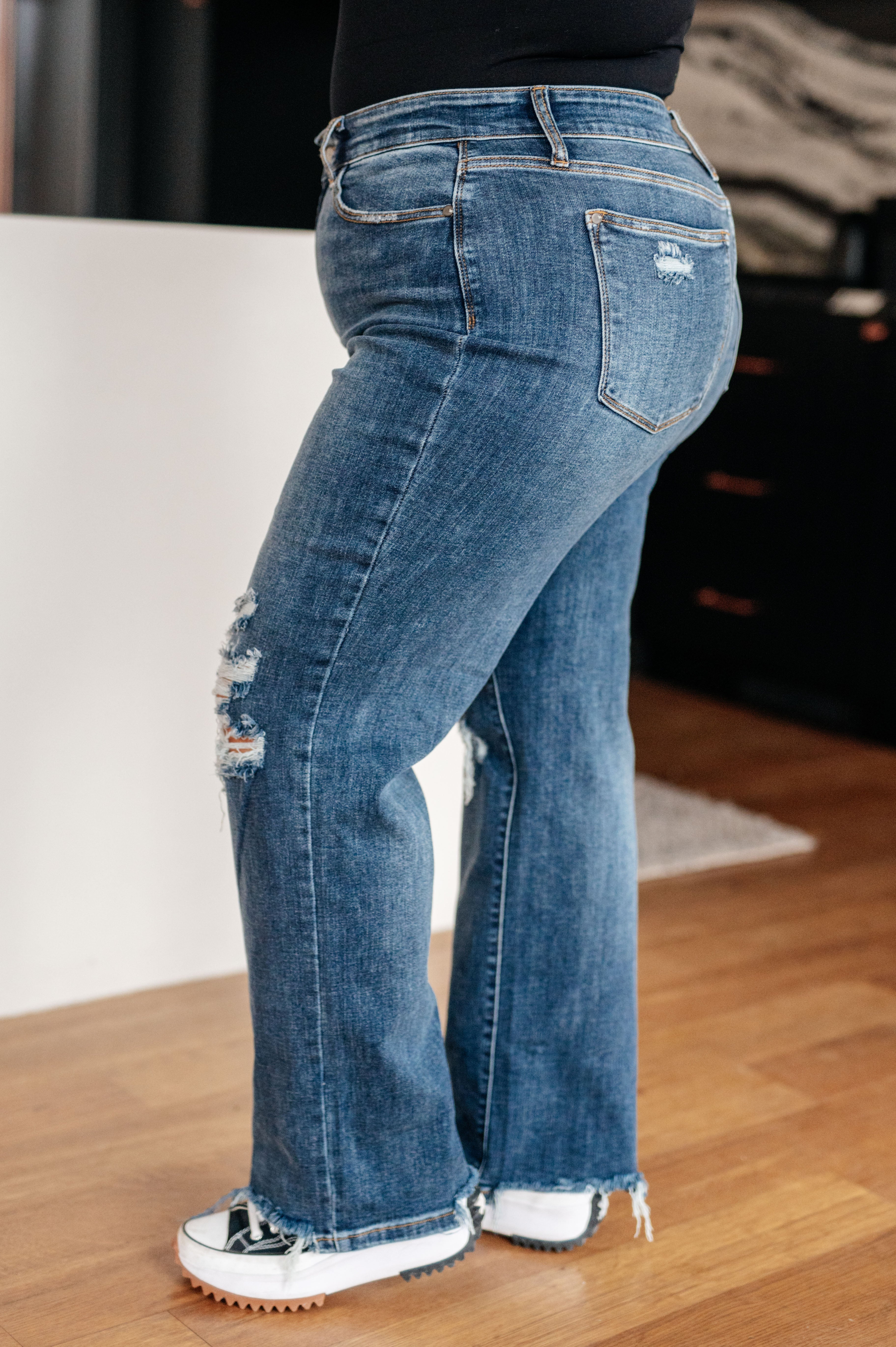 Tacoma High Rise 90's Straight Jeans in Dark Wash