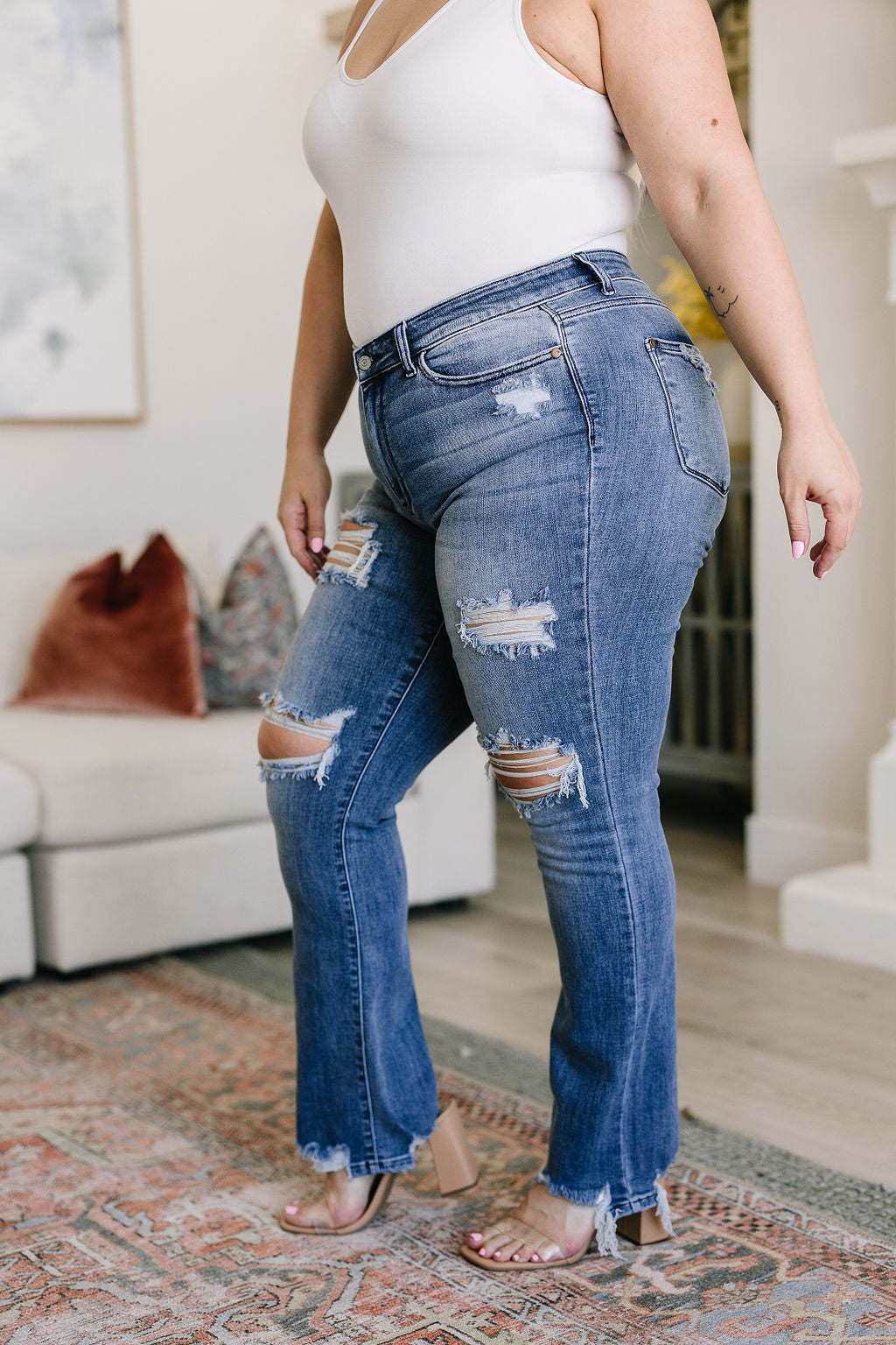 RESTOCKED | Fort Worth Mid Rise Distressed Straight Jeans