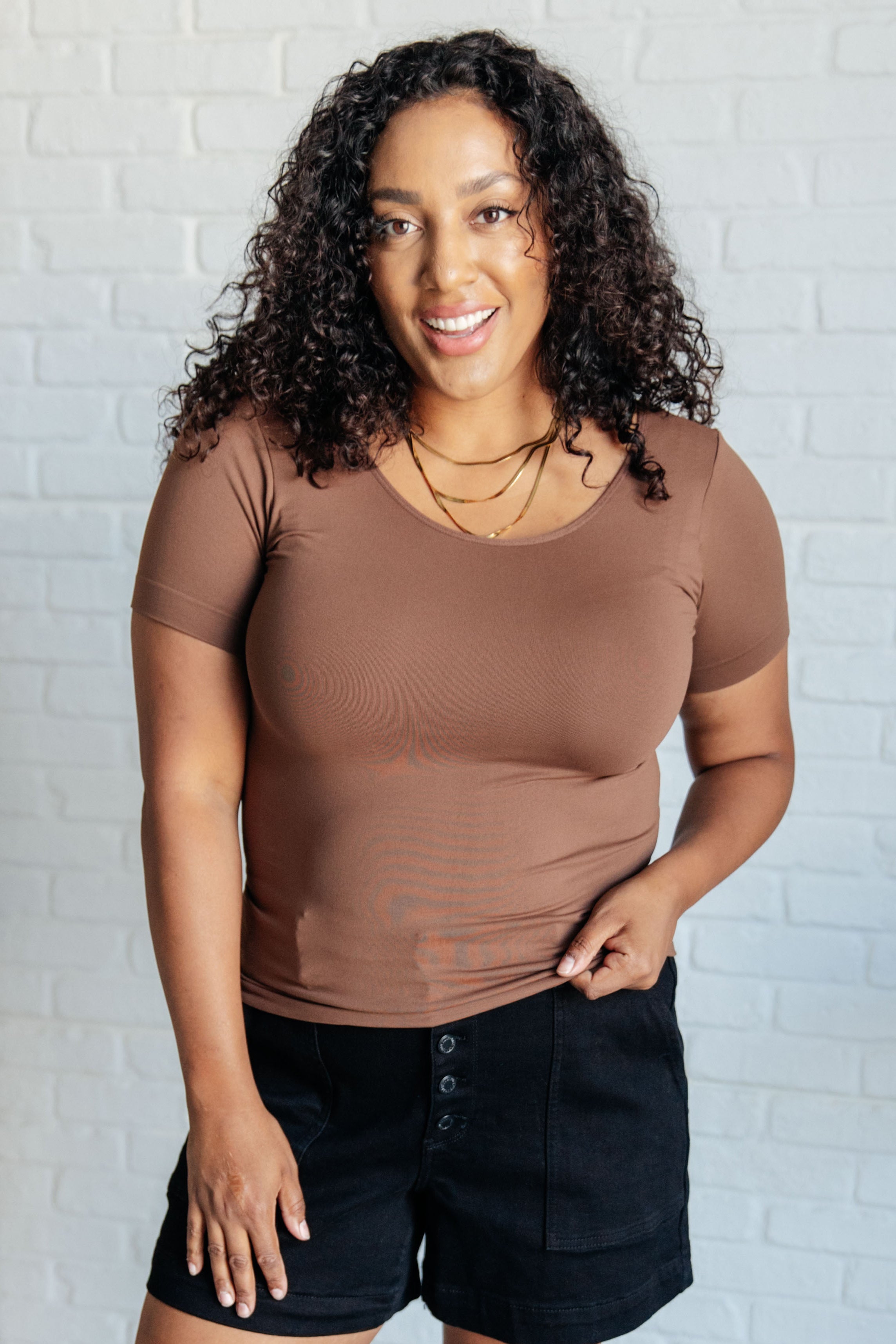 Staple Seamless Reversible Short Sleeve Top in Coffee