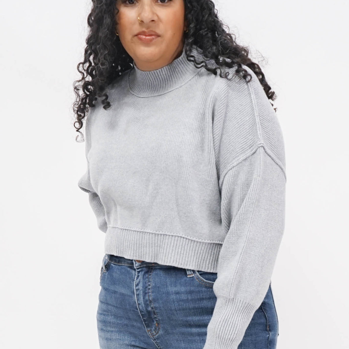 新品 25ss マメクロゴウチ クルーネック ニット トップス グレー S Maggie Mock Neck Cropped Sweater in Black | Good Morrow Co