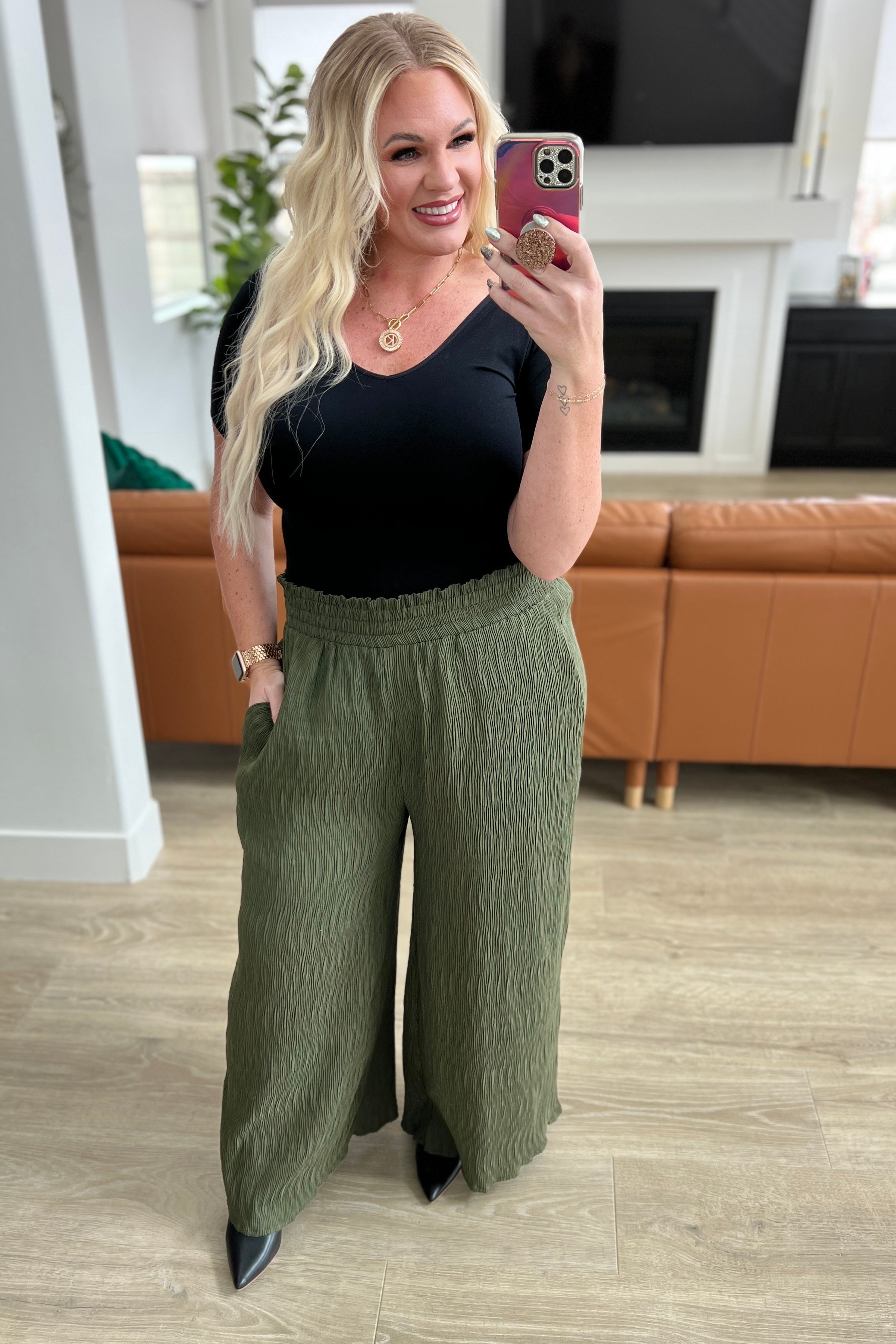 Hilldale High Rise Wide Pants in Olive