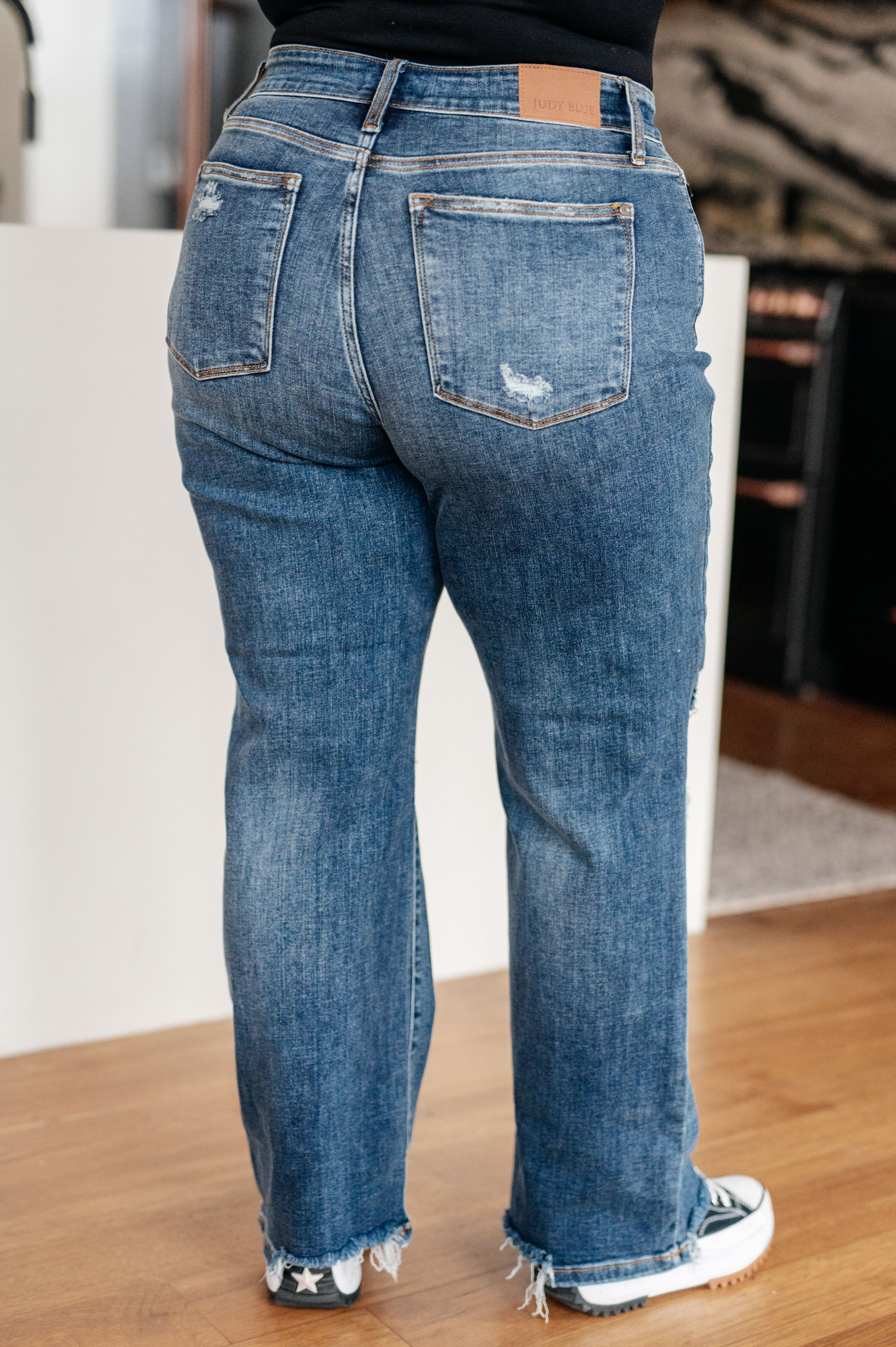 Tacoma High Rise 90's Straight Jeans in Dark Wash