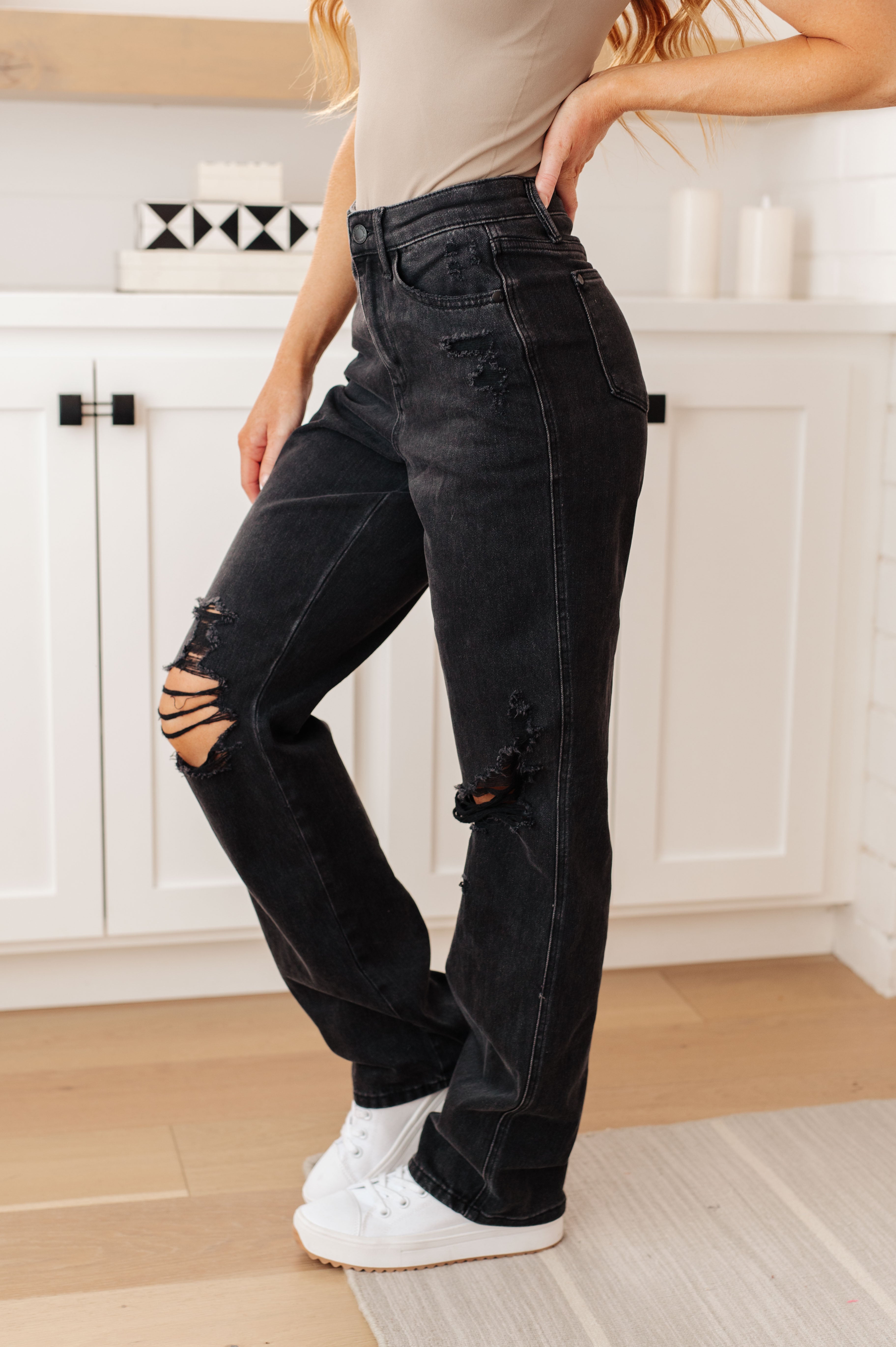 Midland High Rise Rigid Magic 90's Distressed Straight Jeans in Black —  Good Morrow Co
