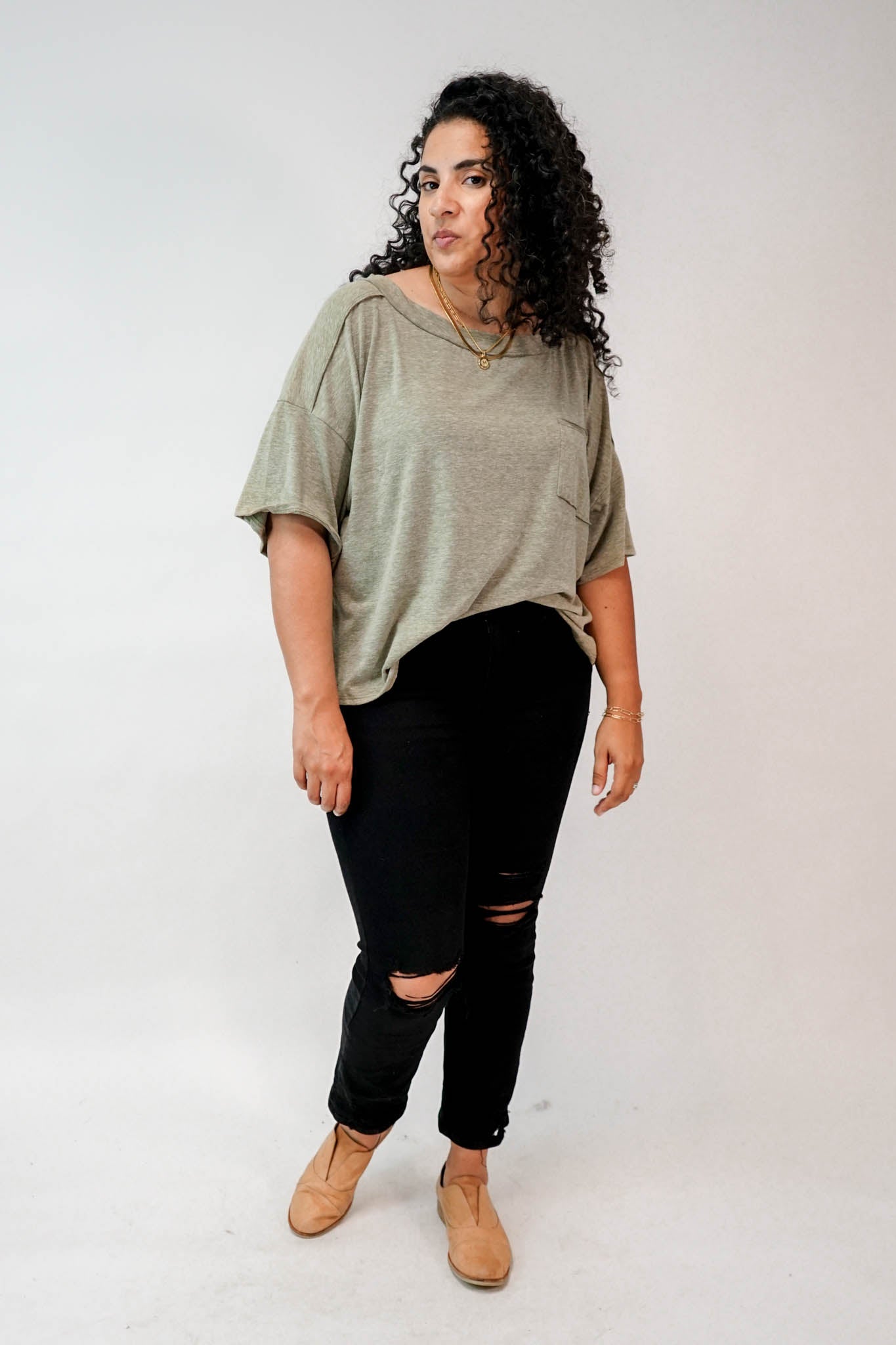 Levi Boxy Tee in Faded Olive