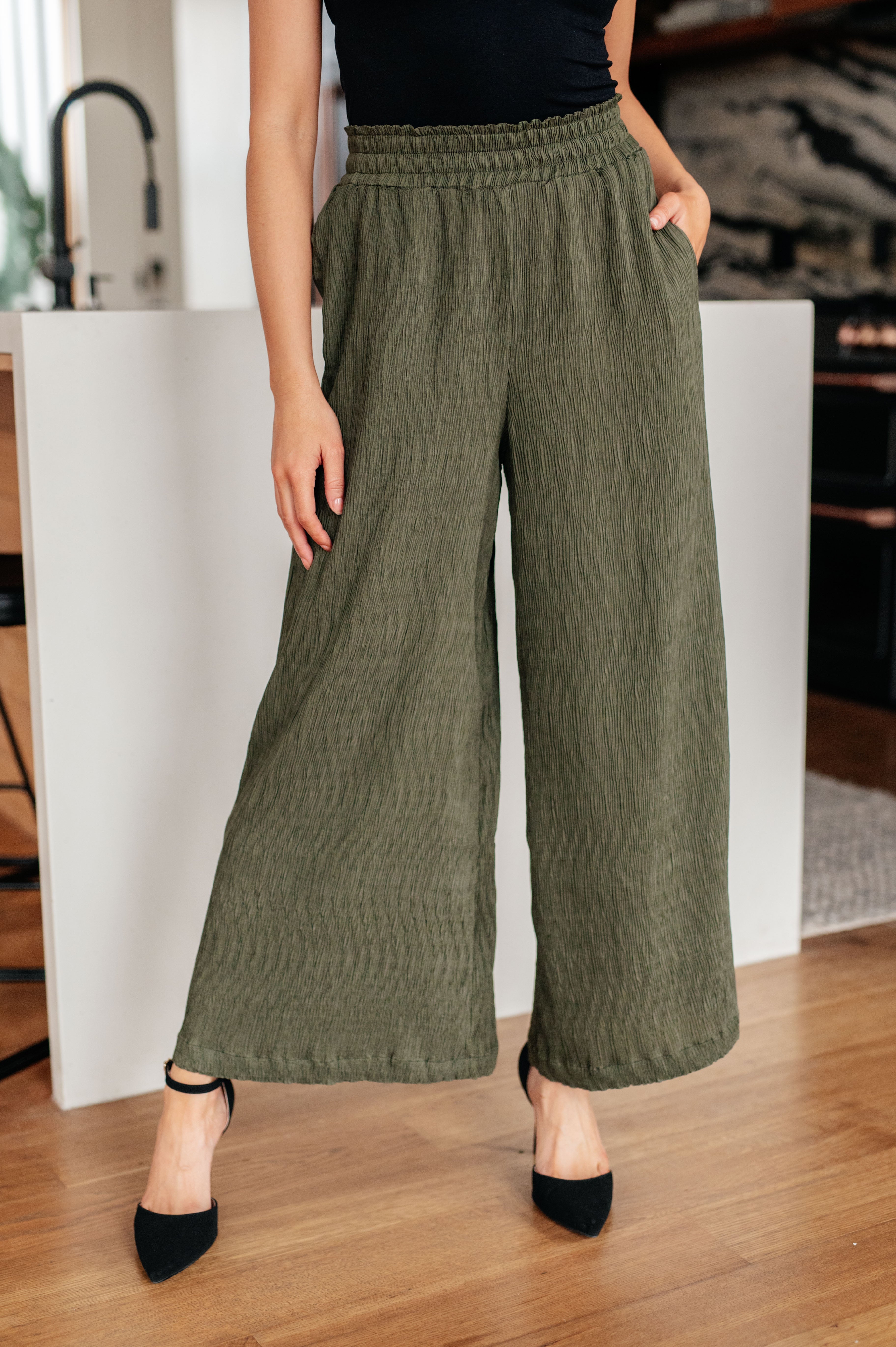 Hilldale High Rise Wide Pants in Olive